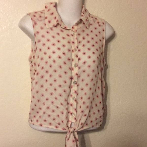 Forever 21 Tops - 3 for $23 Forever 21 sleeveless blouse